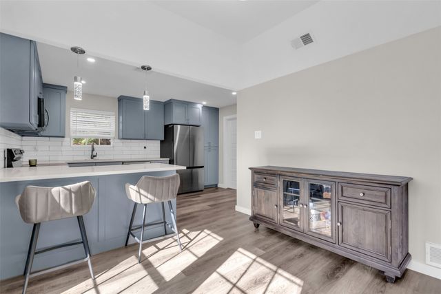 803 Rachelle Drive, Red Oak, TX 75154