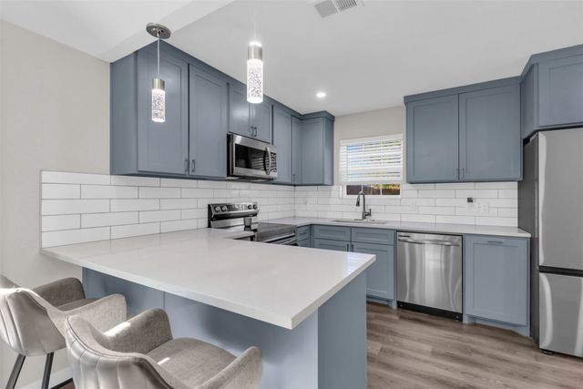 803 Rachelle Drive, Red Oak, TX 75154