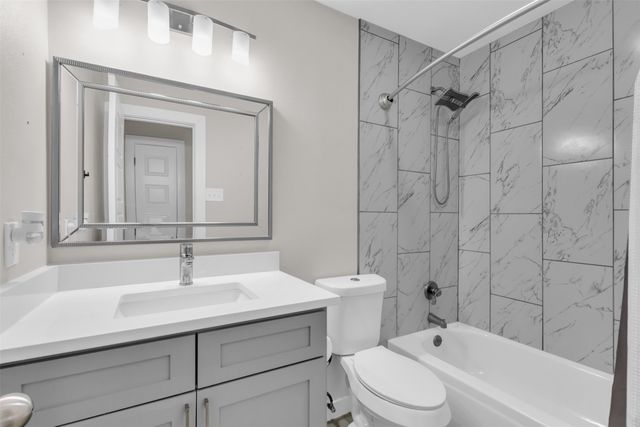 803 Rachelle Drive, Red Oak, TX 75154