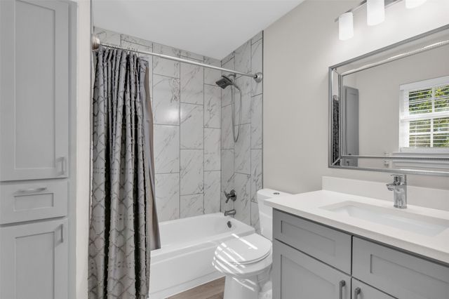 803 Rachelle Drive, Red Oak, TX 75154