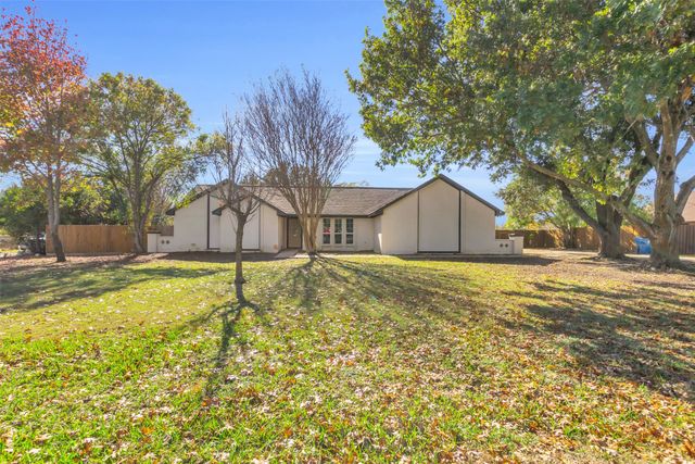 803 Rachelle Drive, Red Oak, TX 75154