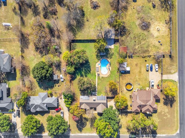 803 Rachelle Drive, Red Oak, TX 75154