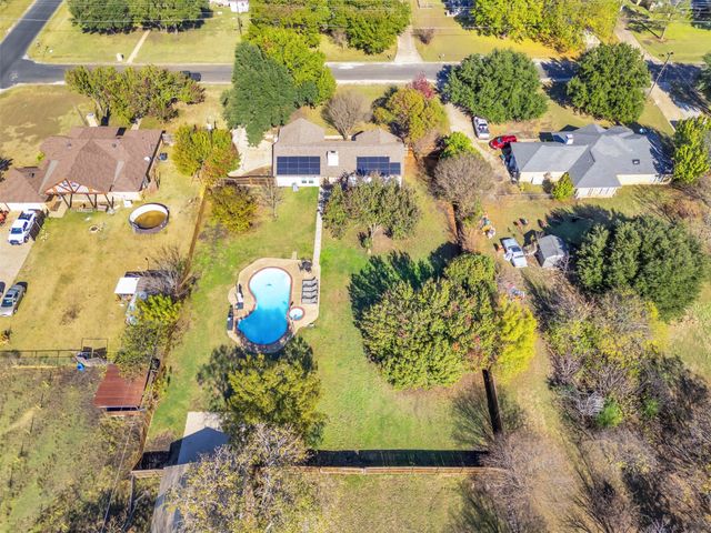 803 Rachelle Drive, Red Oak, TX 75154