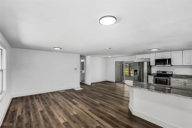 13651 Grackle DR, Fort Myers, FL 33908