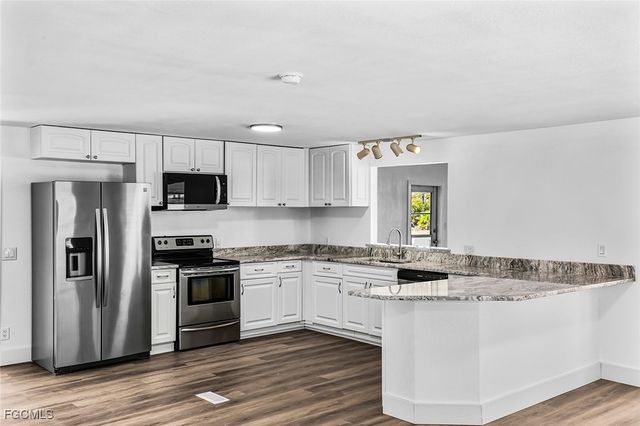 13651 Grackle DR, Fort Myers, FL 33908