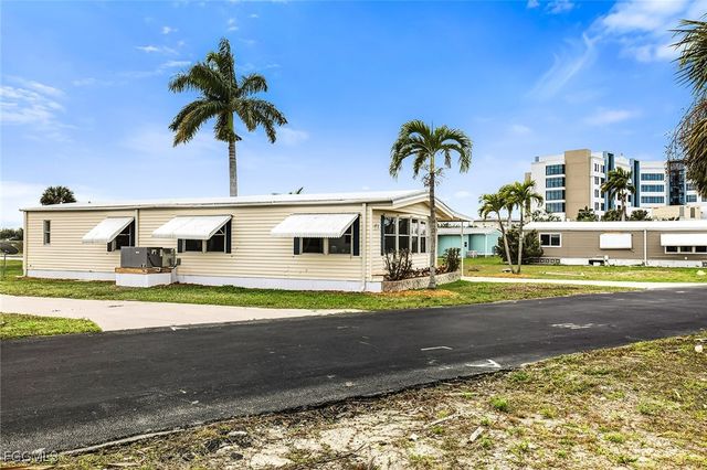 13651 Grackle DR, Fort Myers, FL 33908