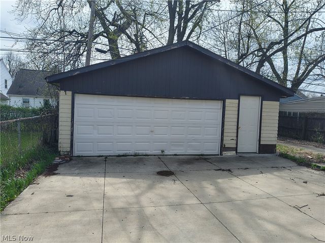 21104 Clare Avenue, Maple Heights, OH 44137