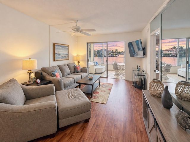 901 N RIVERSIDE Drive 2B, Pompano Beach, FL 33062