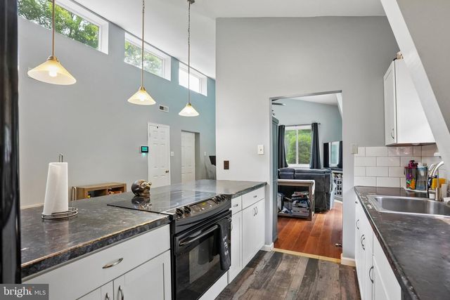 566 HARTFORD RD, Mount Laurel, NJ 08054
