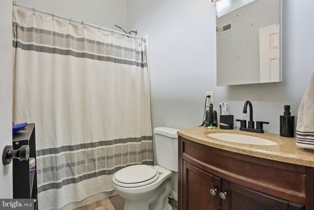566 HARTFORD RD, Mount Laurel, NJ 08054