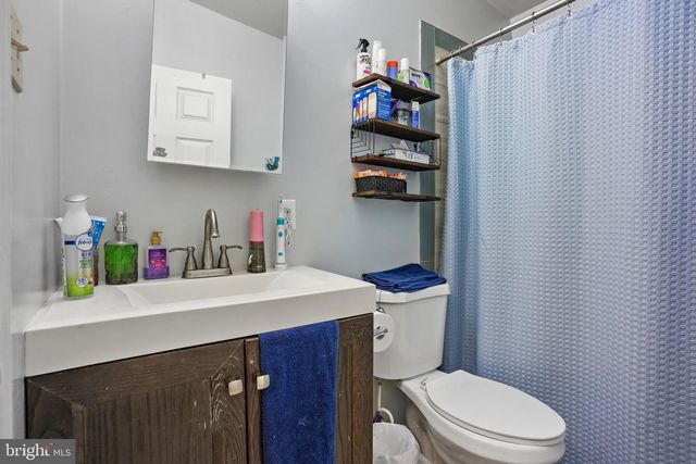 566 HARTFORD RD, Mount Laurel, NJ 08054