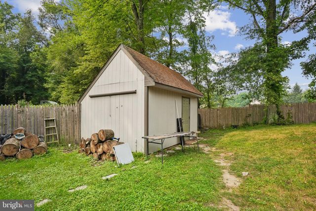 566 HARTFORD RD, Mount Laurel, NJ 08054