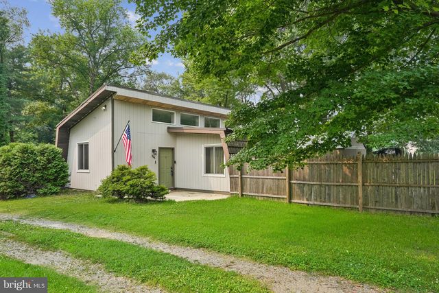 566 HARTFORD RD, Mount Laurel, NJ 08054