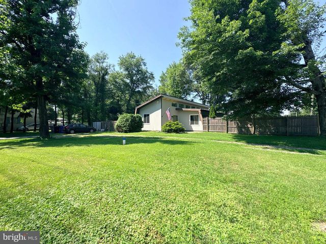 566 HARTFORD RD, Mount Laurel, NJ 08054