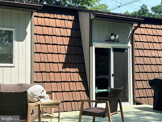 566 HARTFORD RD, Mount Laurel, NJ 08054