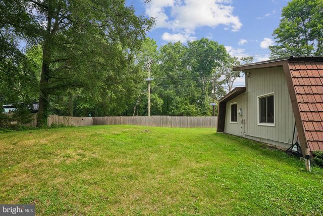 566 HARTFORD RD, Mount Laurel, NJ 08054