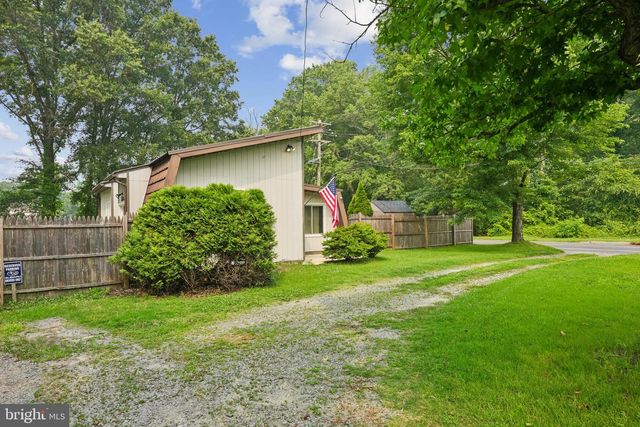 566 HARTFORD RD, Mount Laurel, NJ 08054