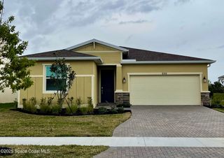 696 Veridian Circle NW, Palm Bay, FL 32907