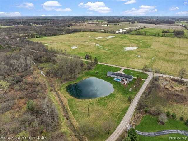 4800 Howell Road, Otter Lake, MI 48464
