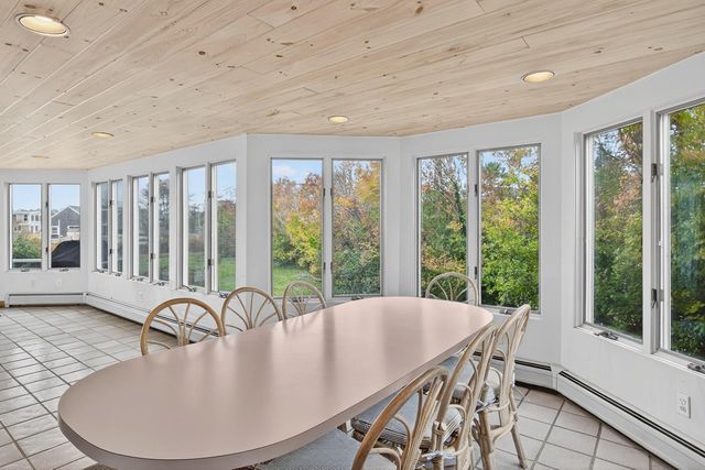 15 Hedge Lane, Falmouth, MA 02540