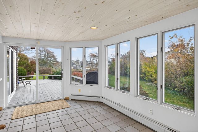 15 Hedge Lane, Falmouth, MA 02540