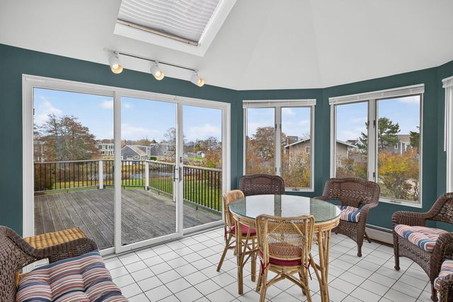15 Hedge Lane, Falmouth, MA 02540