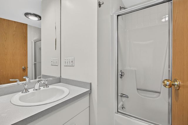 15 Hedge Lane, Falmouth, MA 02540