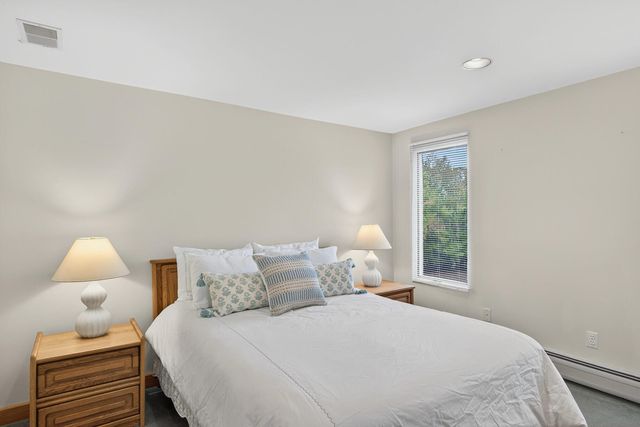 15 Hedge Lane, Falmouth, MA 02540