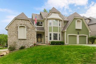 5633 Oakview Street, Shawnee, KS 66216