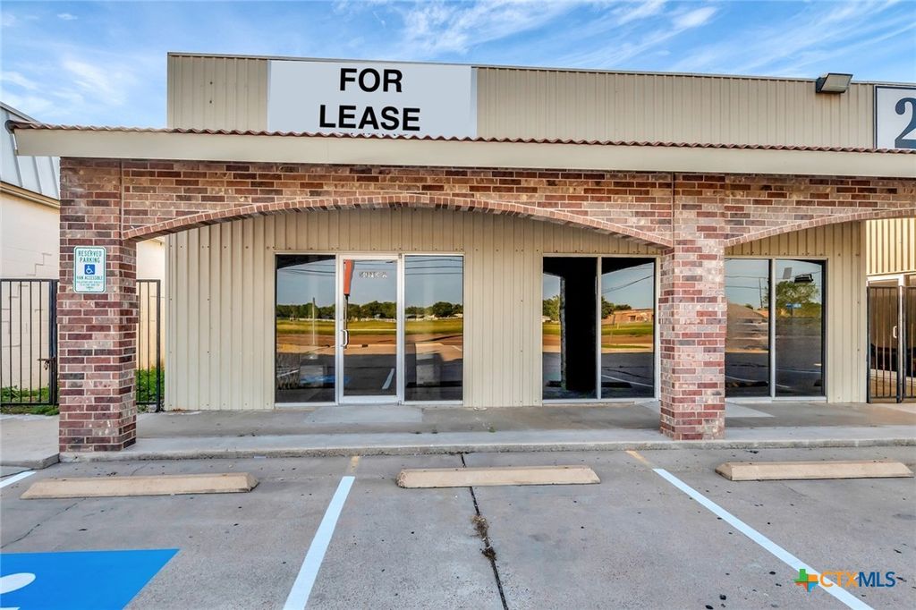 2604 E Mockingbird Lane A, Victoria, TX 77904