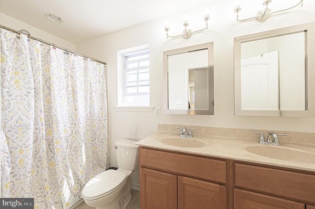 129 N BALTIMORE AVE, Ventnor City, NJ 08406