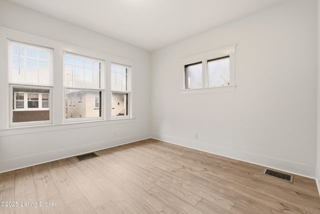 2 Eutropia Ct, Louisville, KY 40208