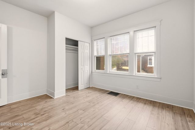 2 Eutropia Ct, Louisville, KY 40208