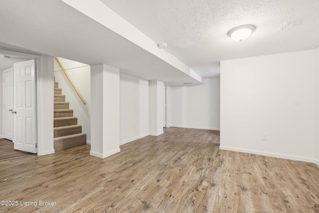 2 Eutropia Ct, Louisville, KY 40208