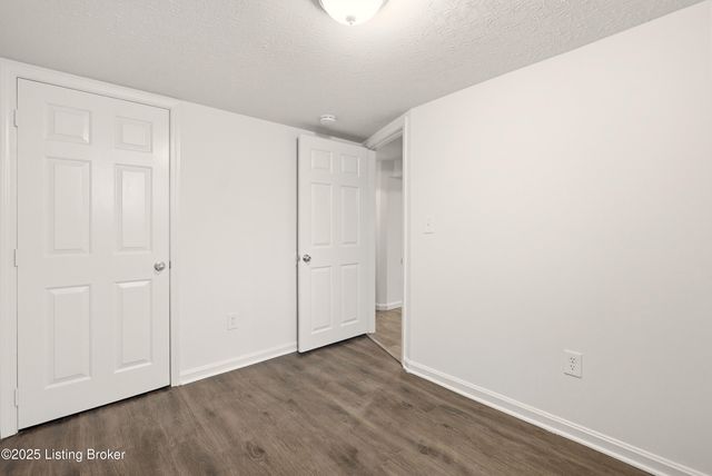 2 Eutropia Ct, Louisville, KY 40208