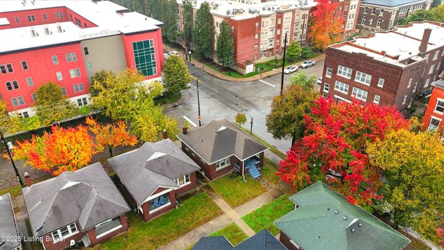 2 Eutropia Ct, Louisville, KY 40208