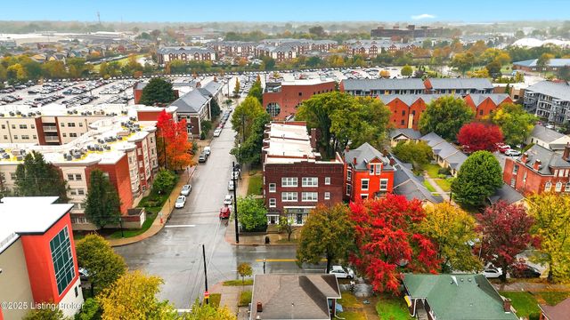 2 Eutropia Ct, Louisville, KY 40208