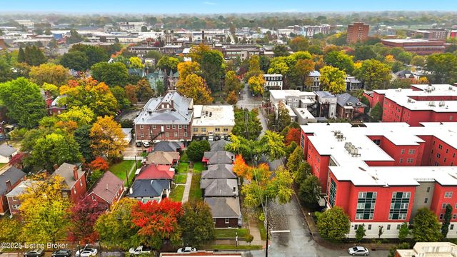 2 Eutropia Ct, Louisville, KY 40208