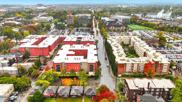 2 Eutropia Ct, Louisville, KY 40208