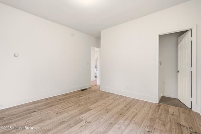 2 Eutropia Ct, Louisville, KY 40208