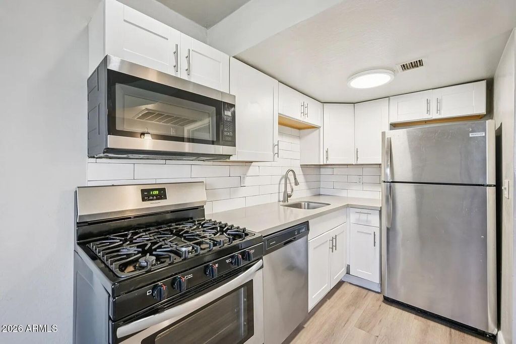 2931 N 38TH Street 20, Phoenix, AZ 85018