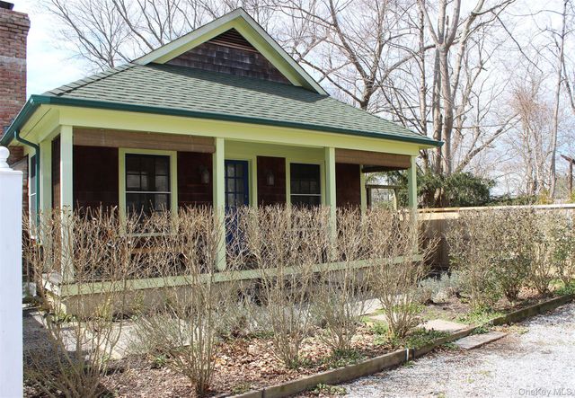 21 N Sea Road, Southampton, NY 11968