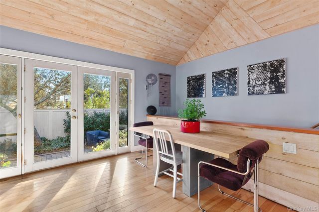 21 N Sea Road, Southampton, NY 11968