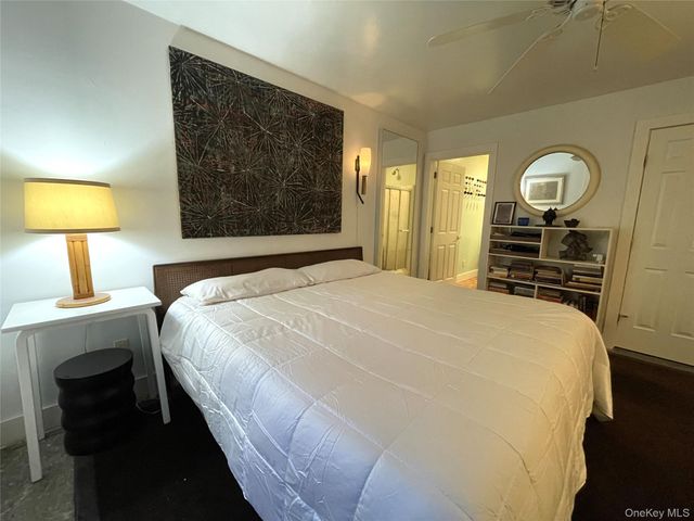 21 N Sea Road, Southampton, NY 11968