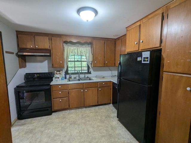 206 S Merrimack Road, Hollis, NH 03049