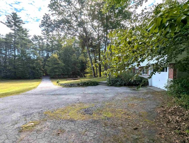 206 S Merrimack Road, Hollis, NH 03049