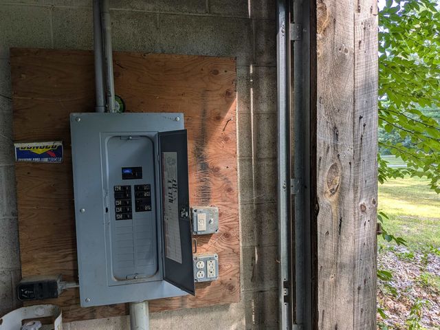 206 S Merrimack Road, Hollis, NH 03049