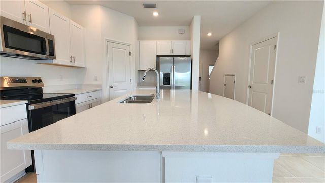 16656 BERGAMO PLACE, Lakewood Ranch, FL 34211