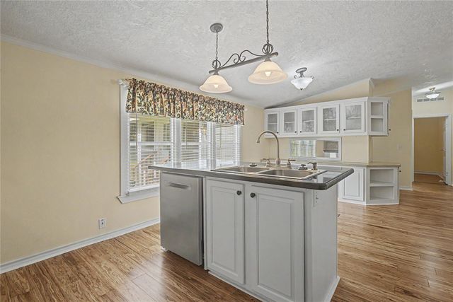 26190 Walnut Burl, Cleveland, TX 77328