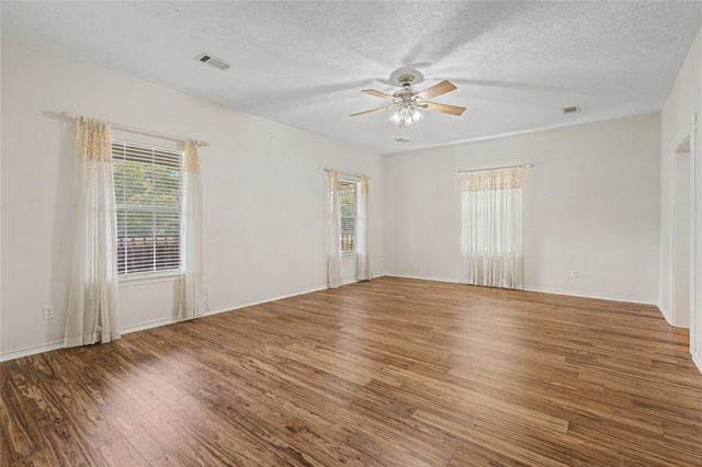26190 Walnut Burl, Cleveland, TX 77328